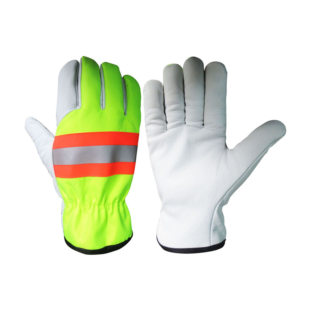 xxree_gloves_working_06.jpg